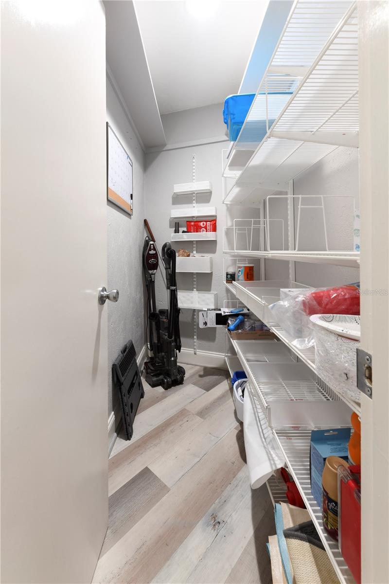 Image 5 of 30 For 1800 Liesl Drive E