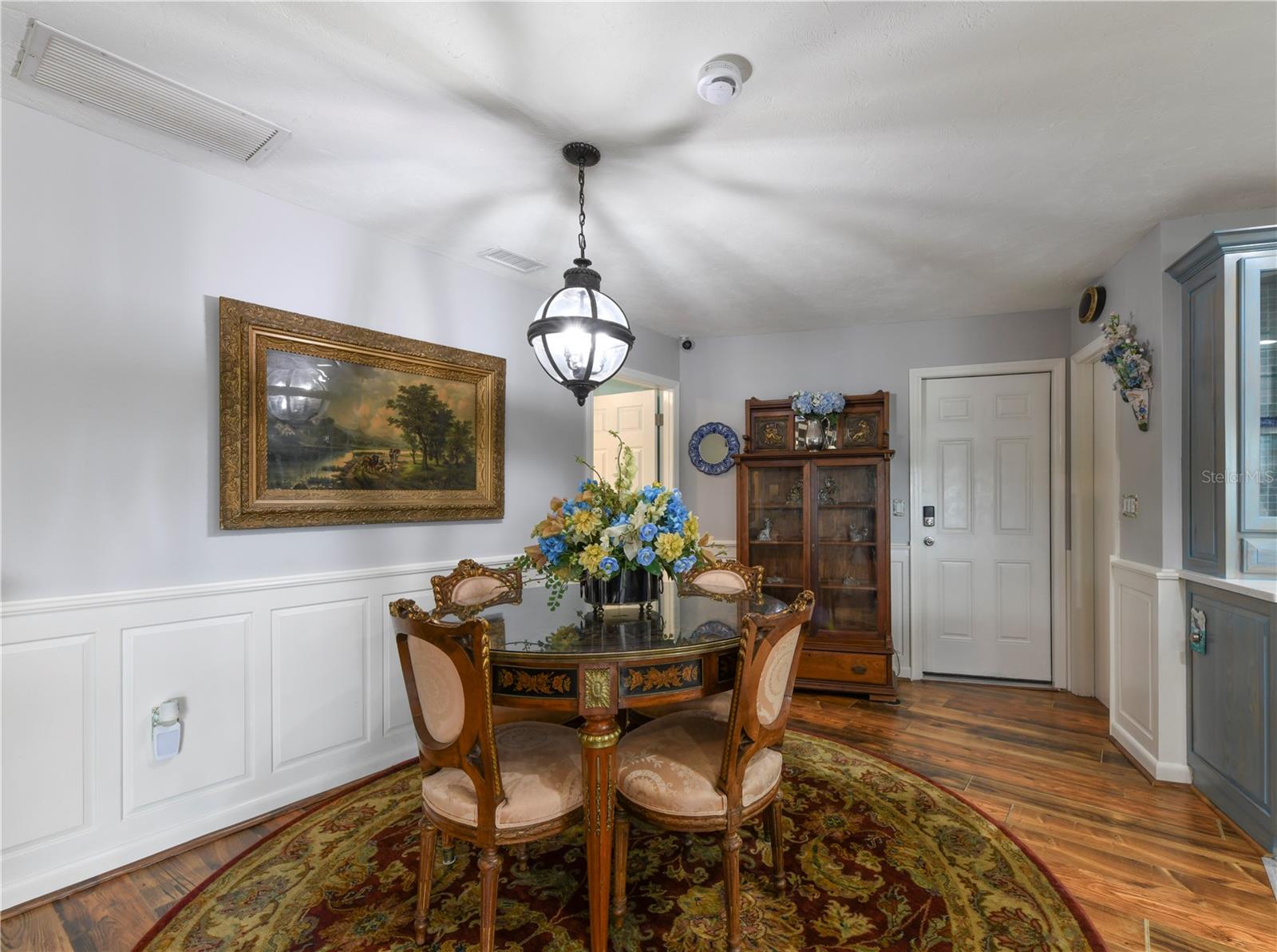 Image 7 of 30 For 1800 Liesl Drive E