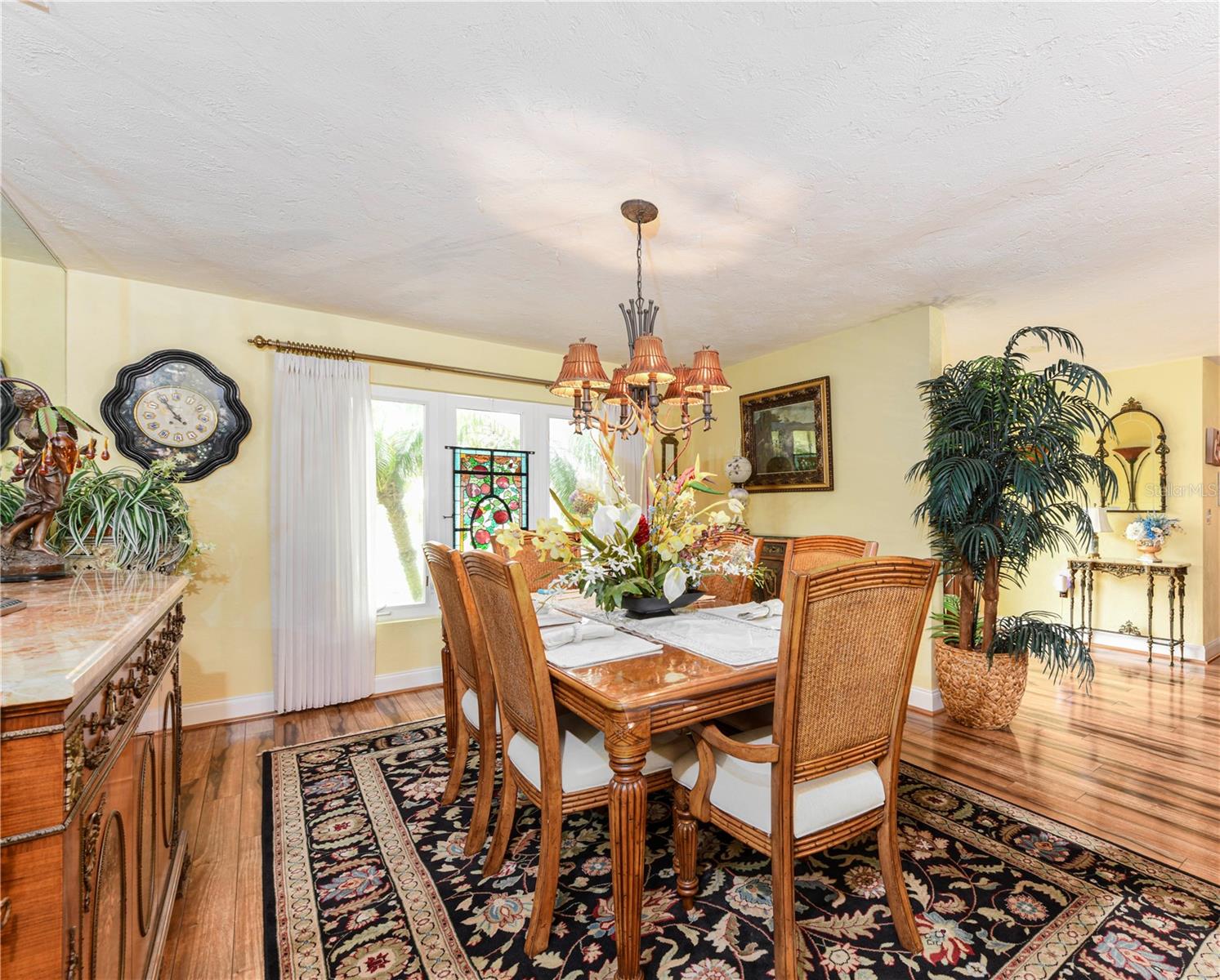 Image 8 of 30 For 1800 Liesl Drive E