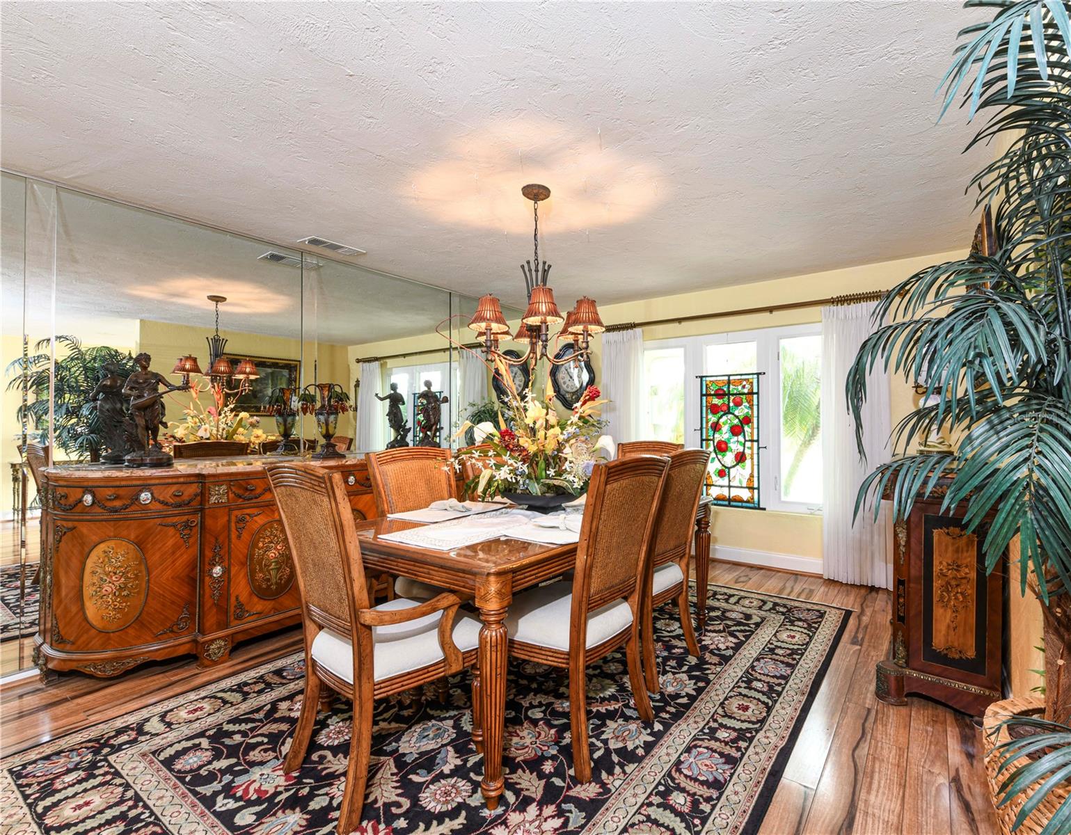 Image 9 of 30 For 1800 Liesl Drive E