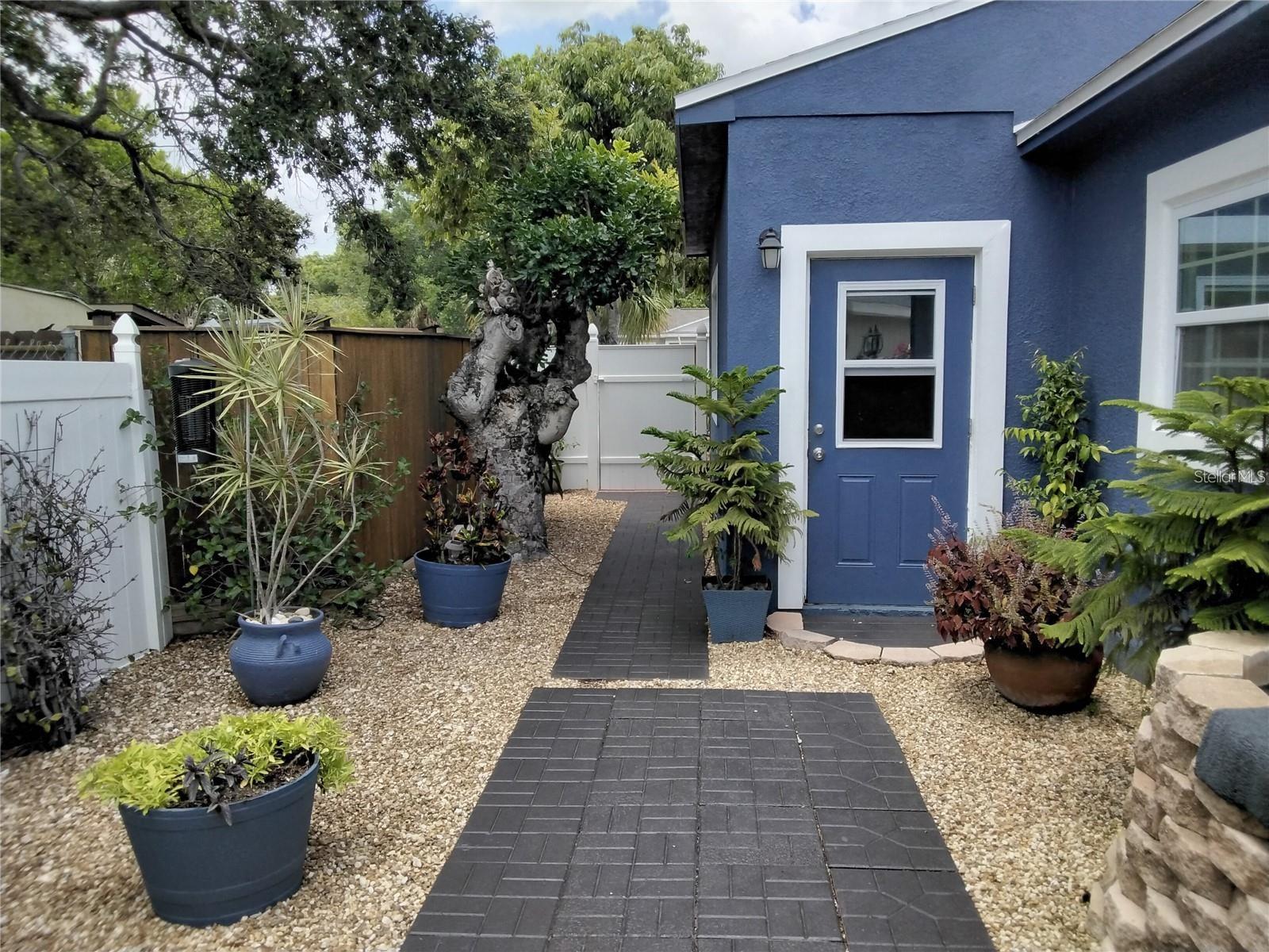 Image 23 of 32 For 6332 11th Avenue S