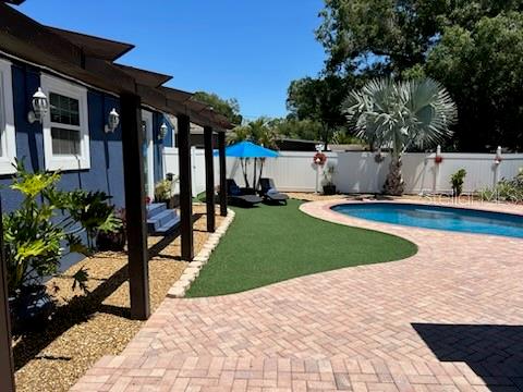 Image 9 of 32 For 6332 11th Avenue S