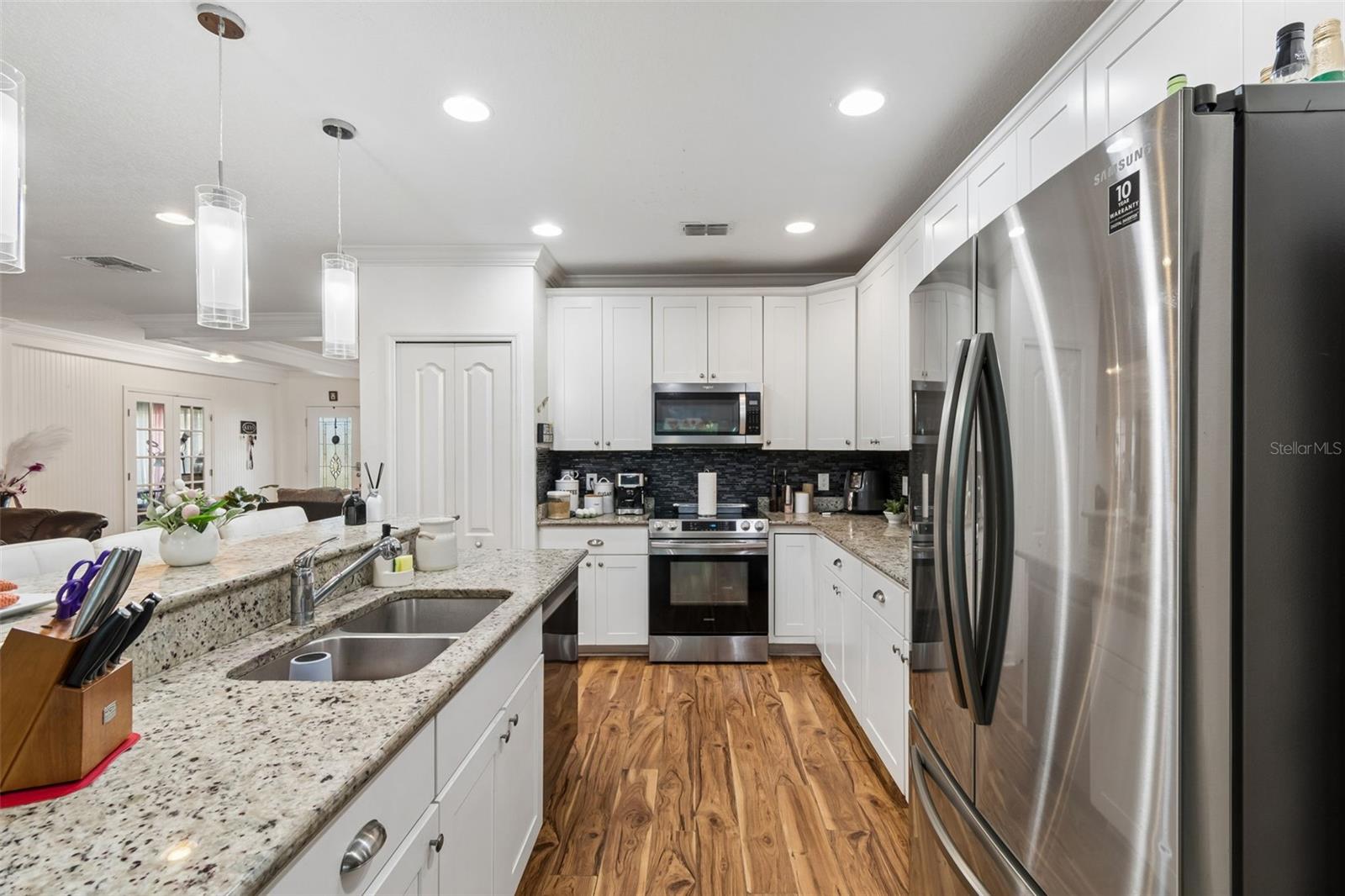 Image 10 of 35 For 13046 Linden Drive