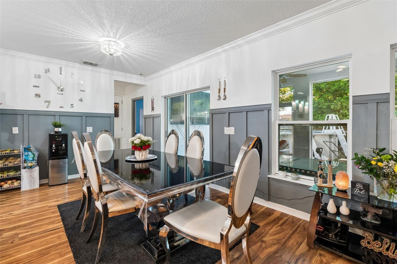 Image 14 of 35 For 13046 Linden Drive