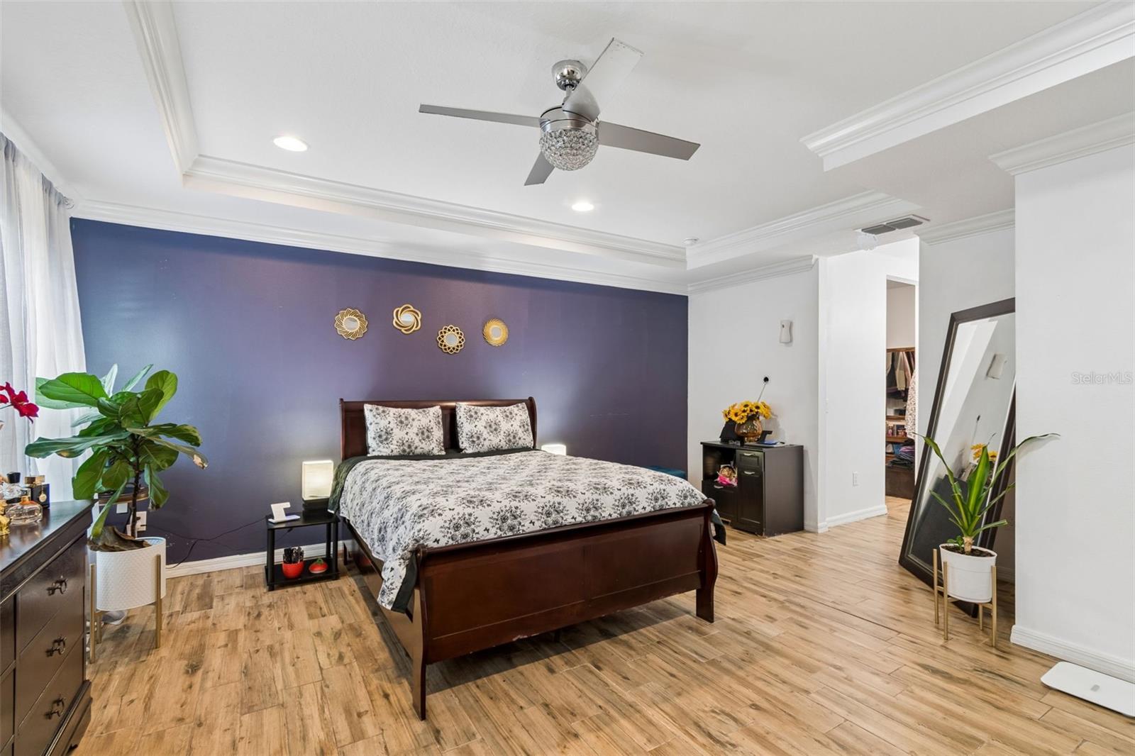 Image 16 of 35 For 13046 Linden Drive