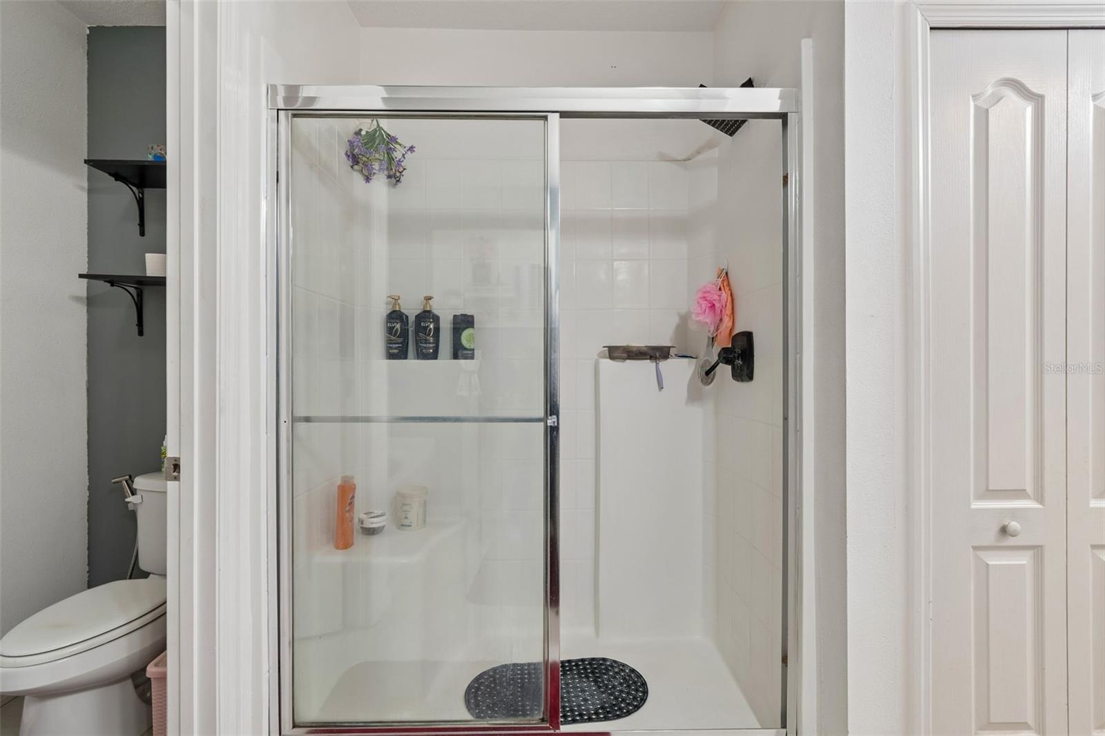 Image 20 of 35 For 13046 Linden Drive