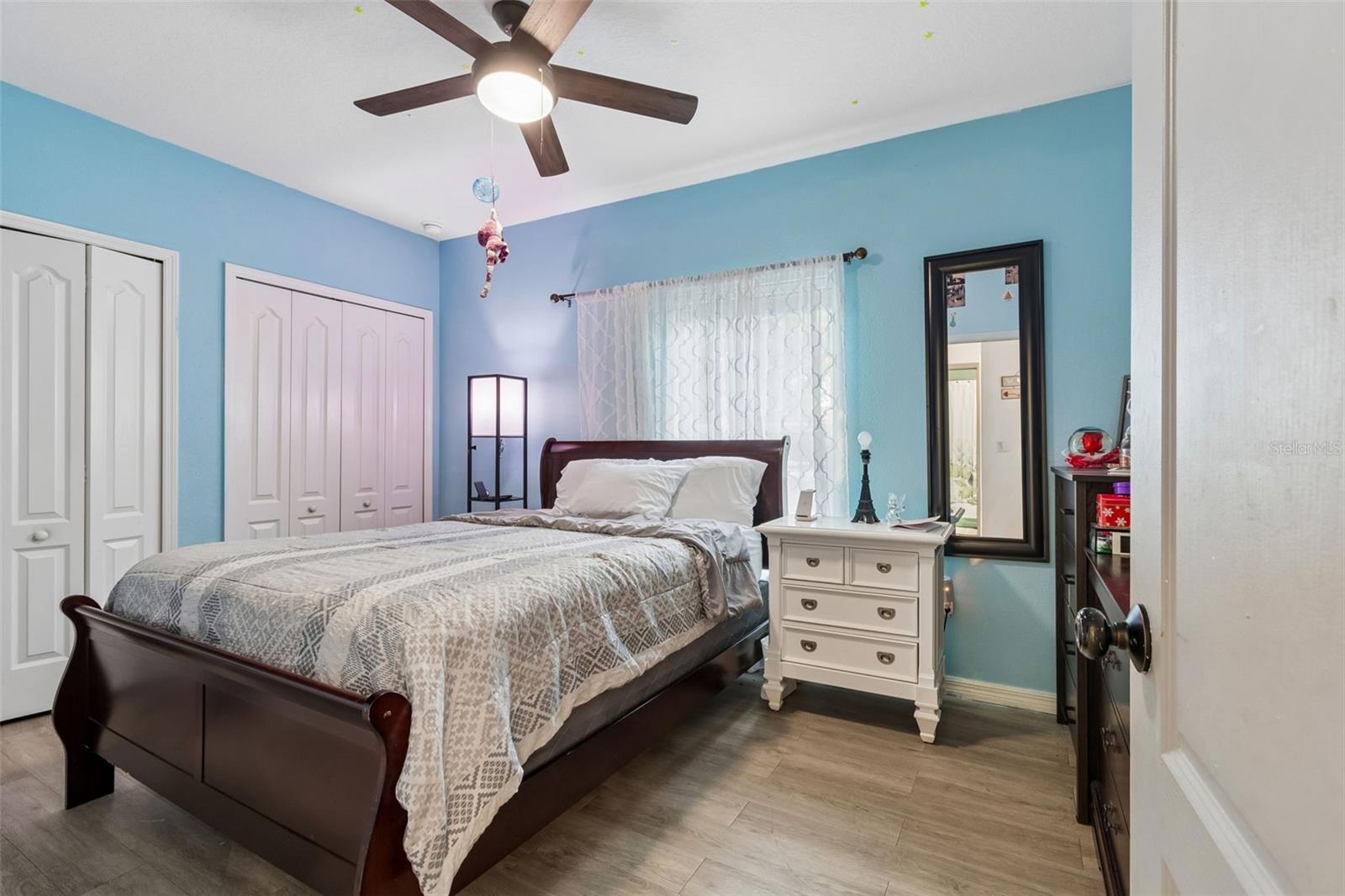 Image 24 of 35 For 13046 Linden Drive