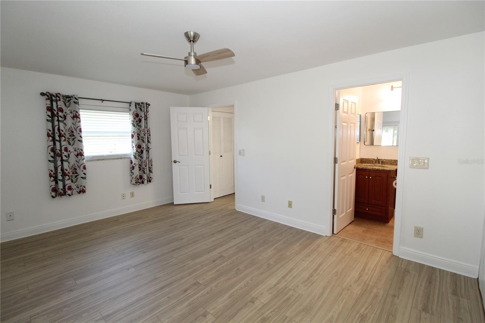 Image 20 of 38 For 2202 Clubhouse Drive 187