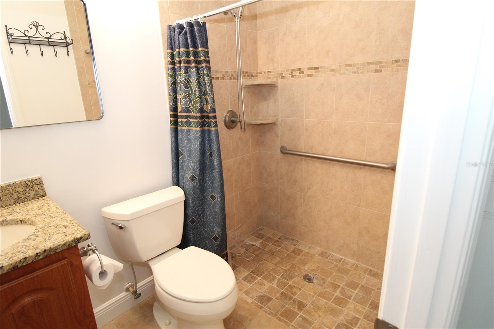 Image 22 of 38 For 2202 Clubhouse Drive 187