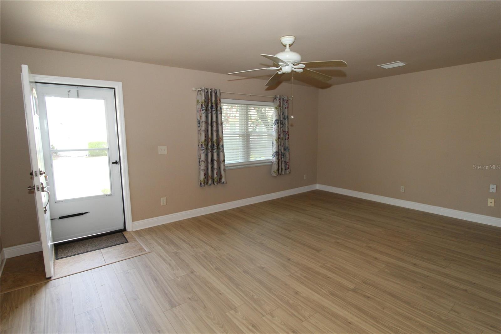 Image 4 of 38 For 2202 Clubhouse Drive 187