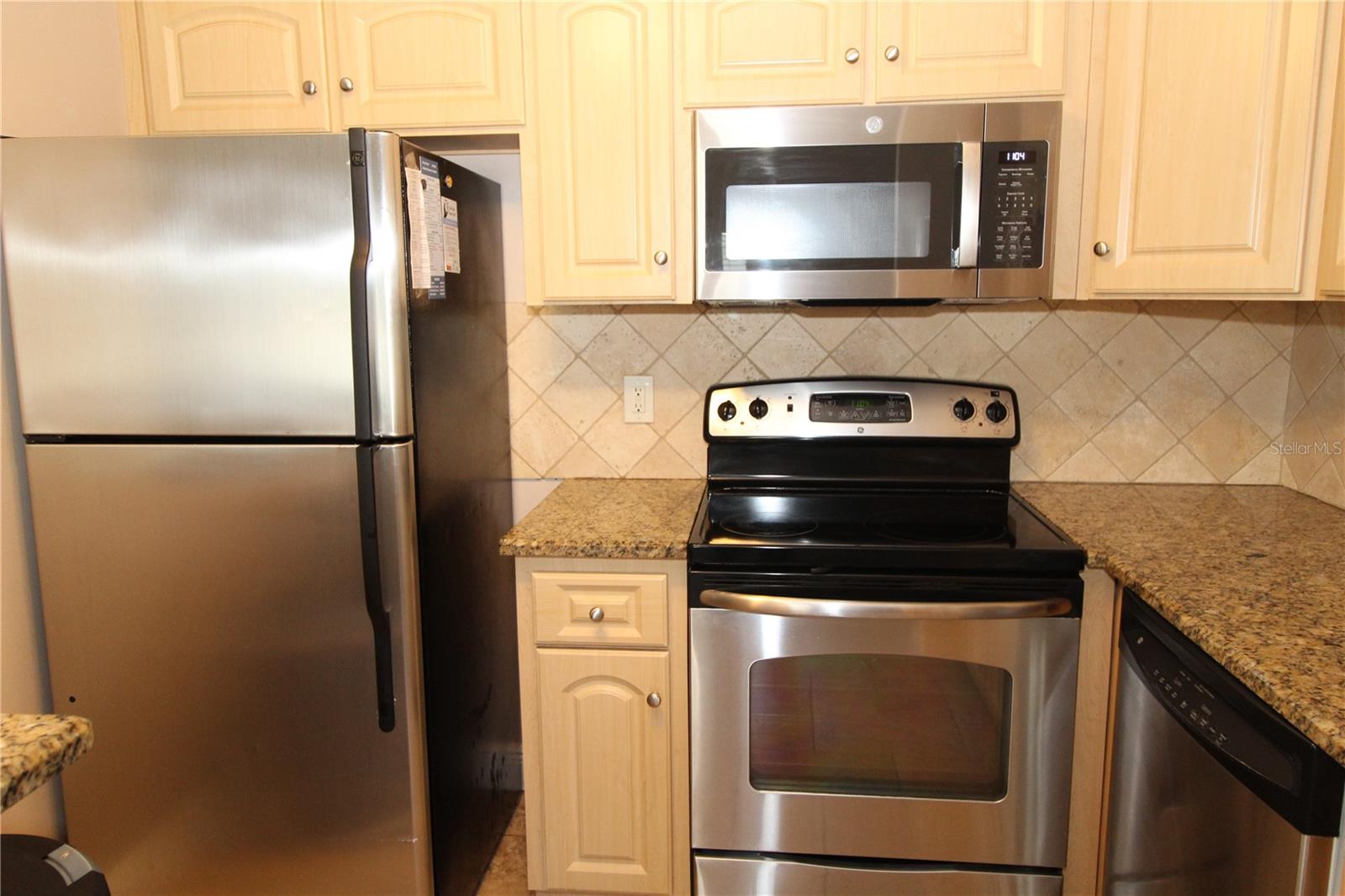 Image 9 of 38 For 2202 Clubhouse Drive 187