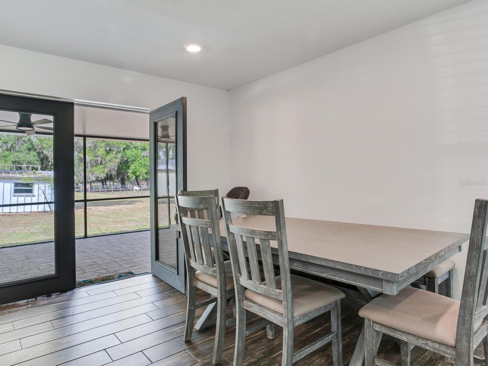 Listing photo id 13 for 9819 Allen Road