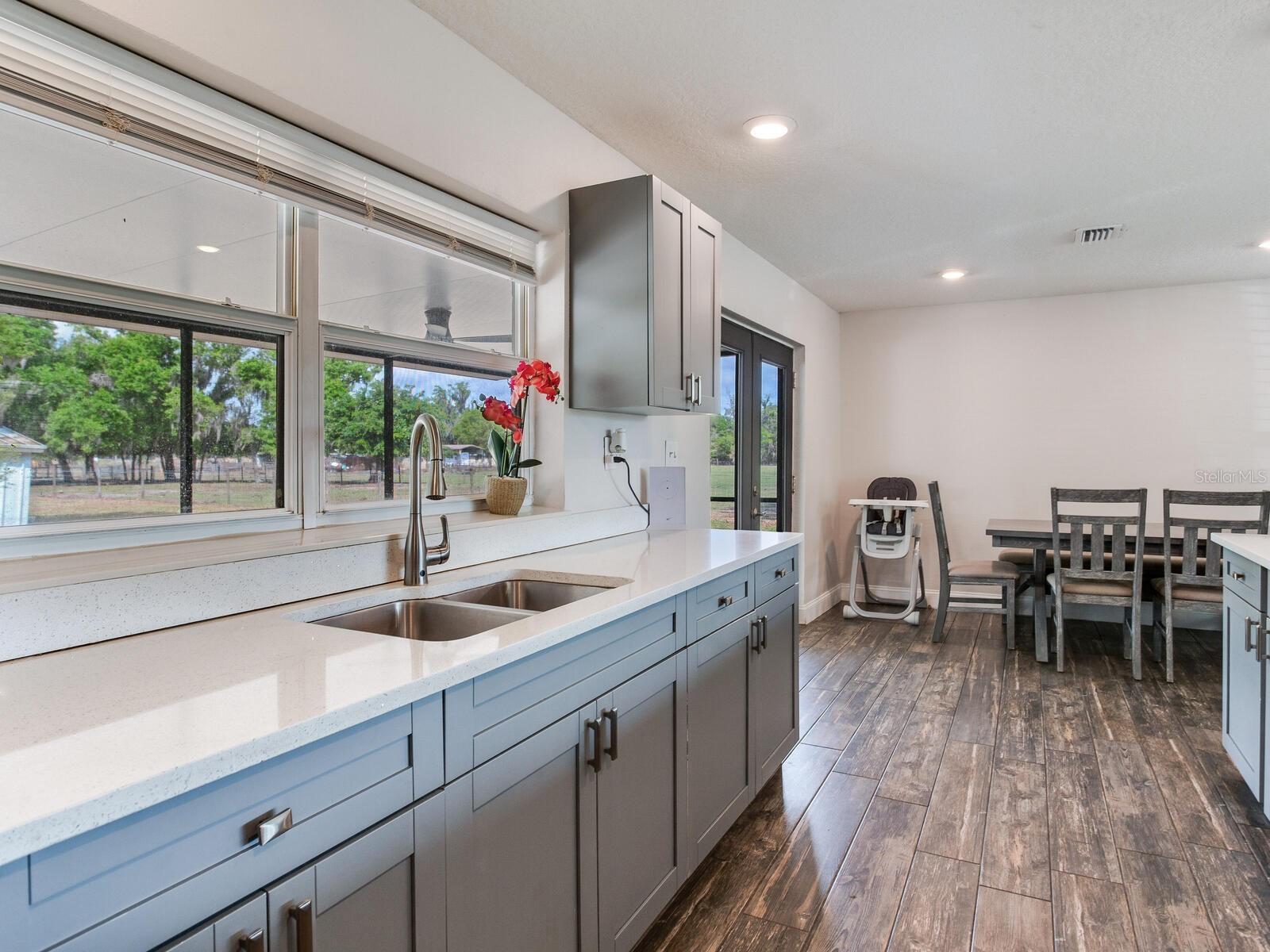 Listing photo id 18 for 9819 Allen Road