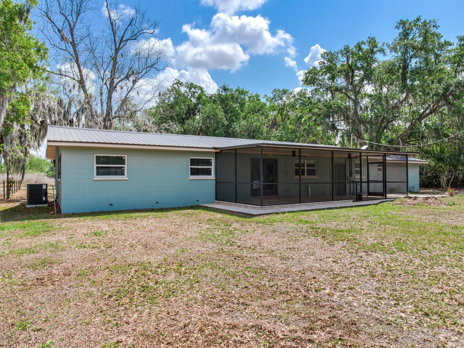 Listing photo id 42 for 9819 Allen Road