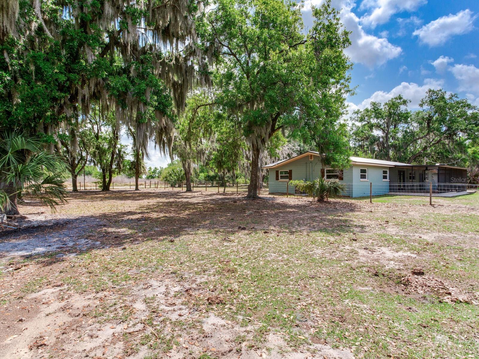 Listing photo id 45 for 9819 Allen Road