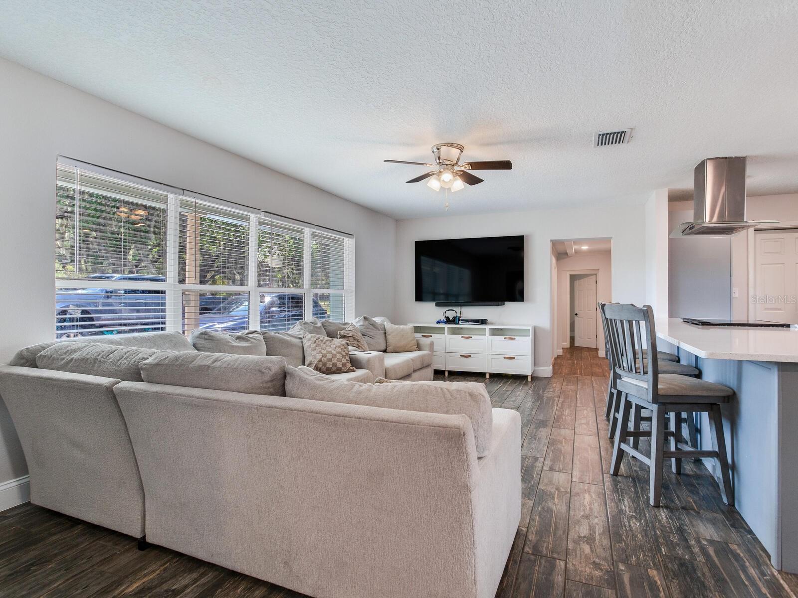 Listing photo id 5 for 9819 Allen Road