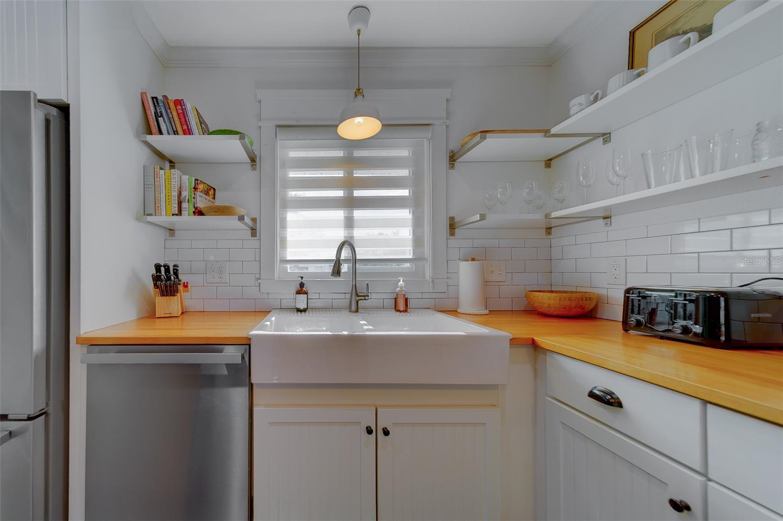 Image 15 of 58 For 14984 Newport Road