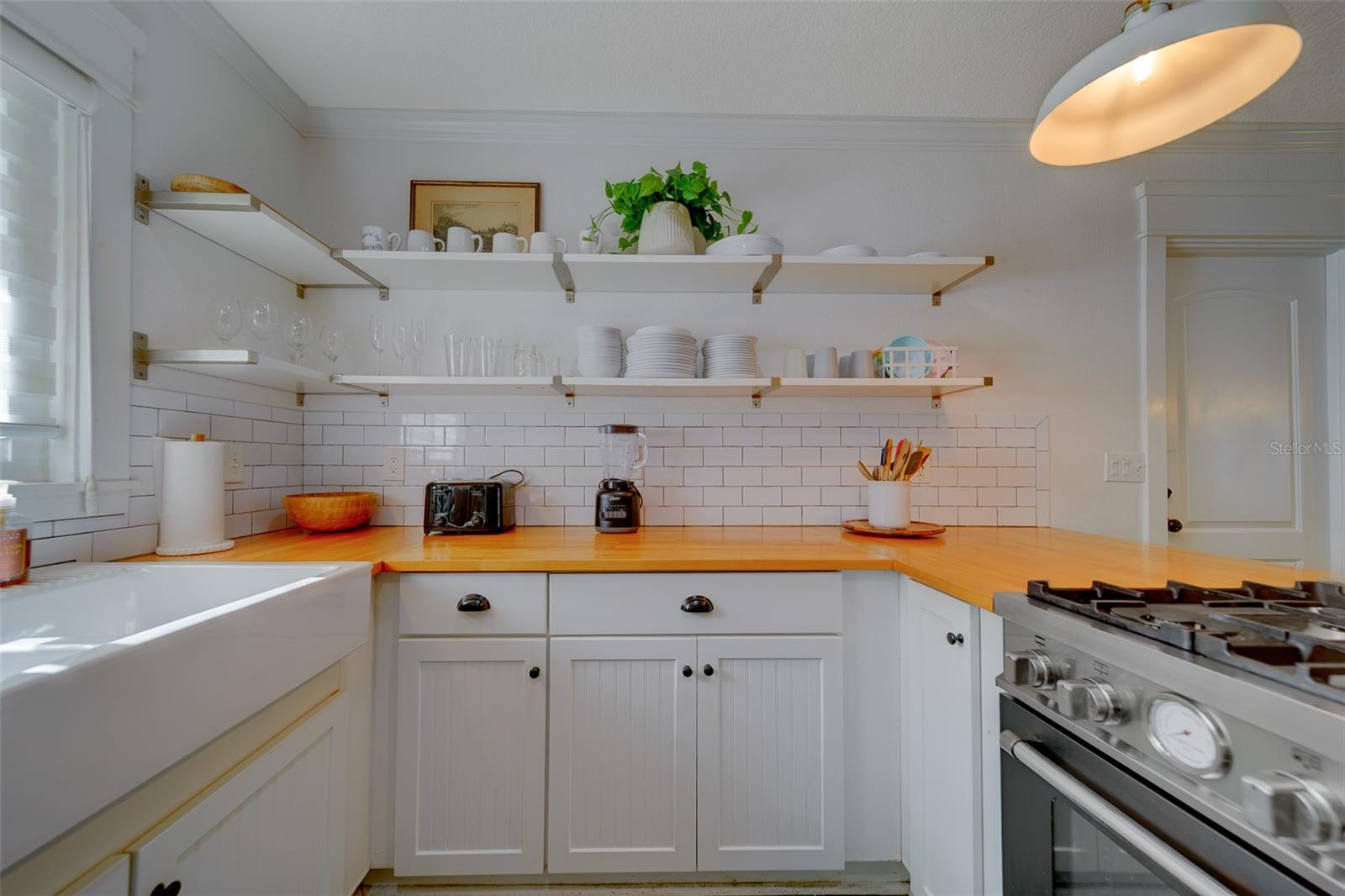 Image 16 of 58 For 14984 Newport Road