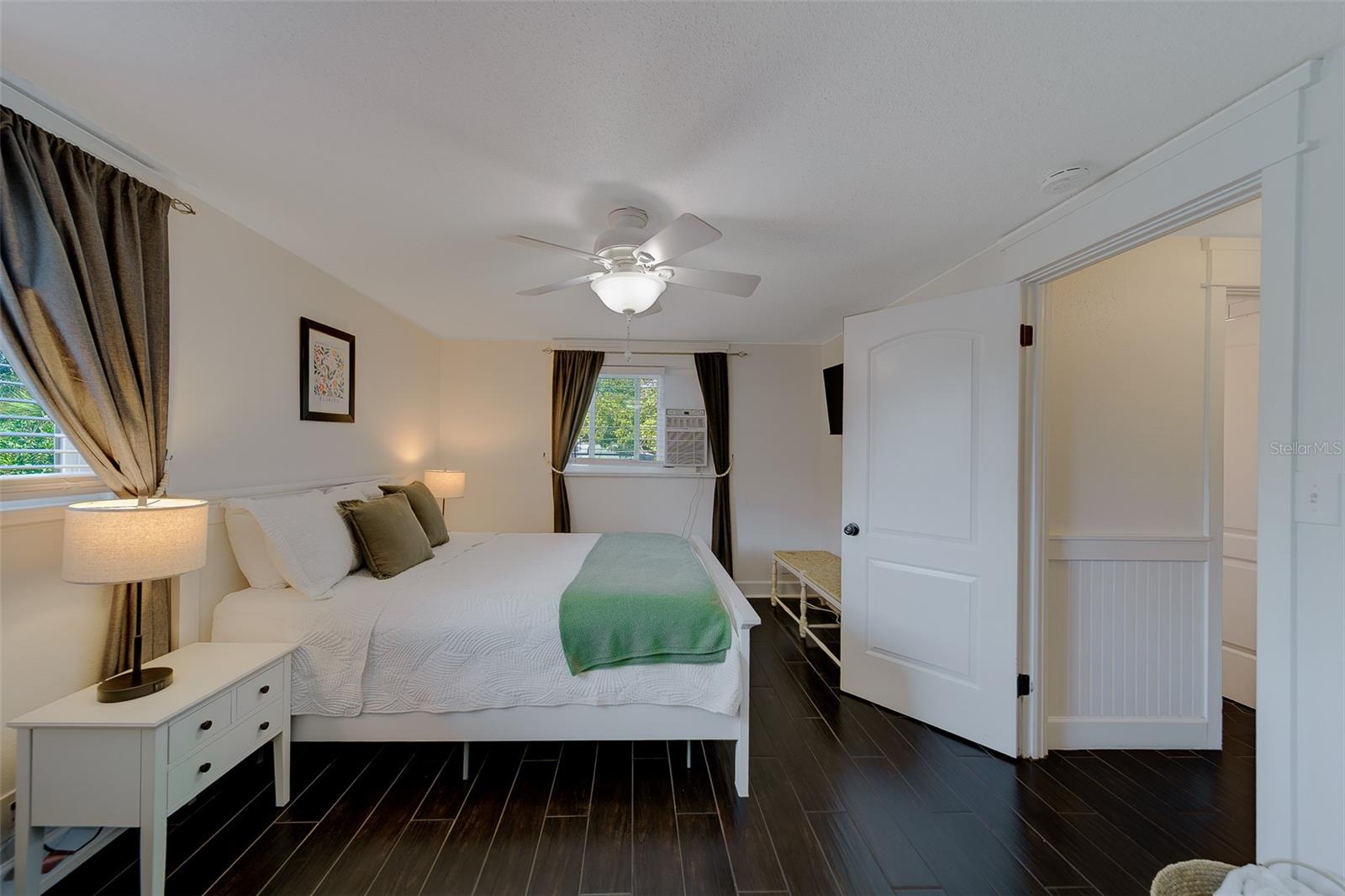 Image 21 of 58 For 14984 Newport Road