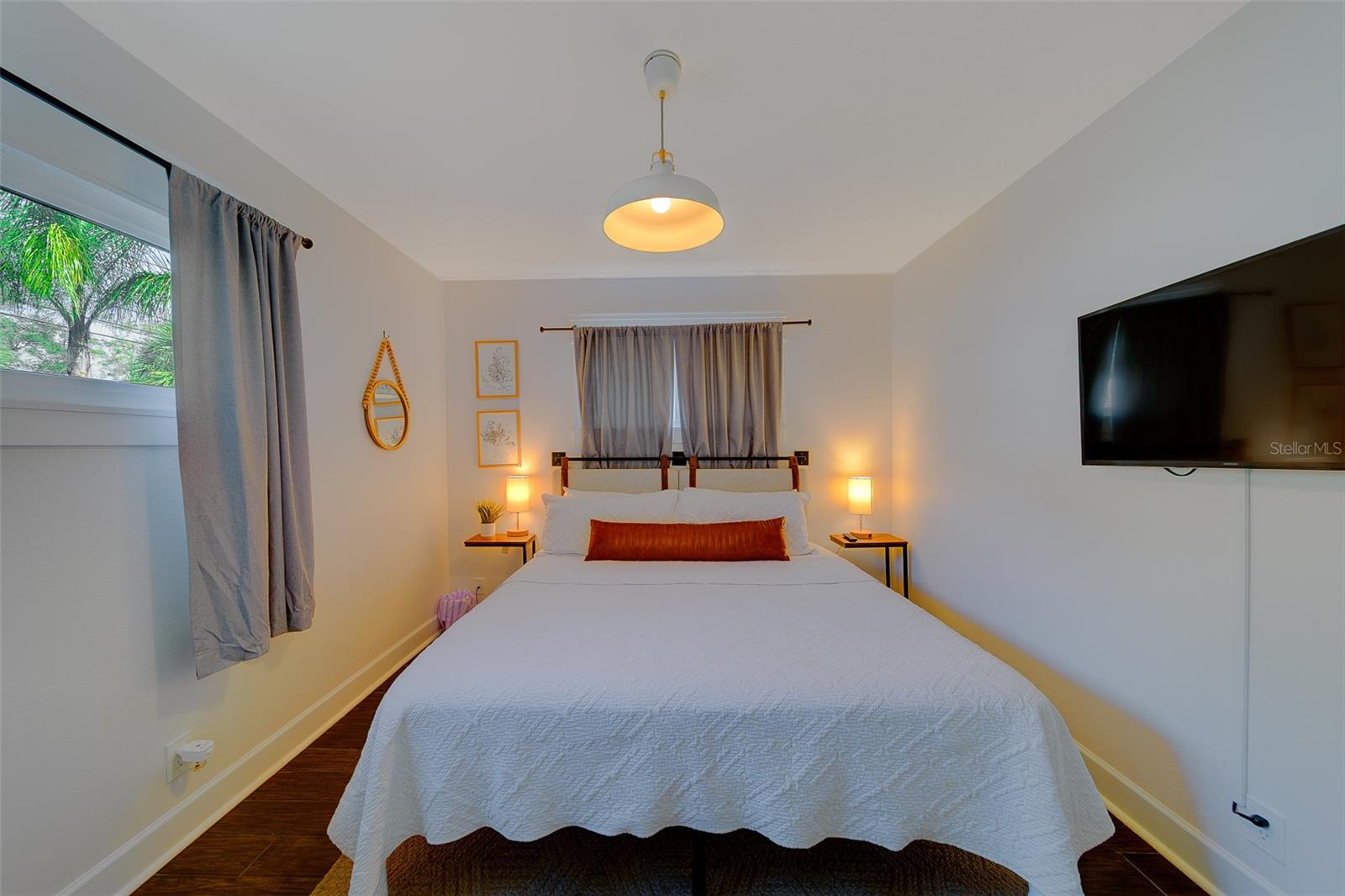 Image 27 of 58 For 14984 Newport Road