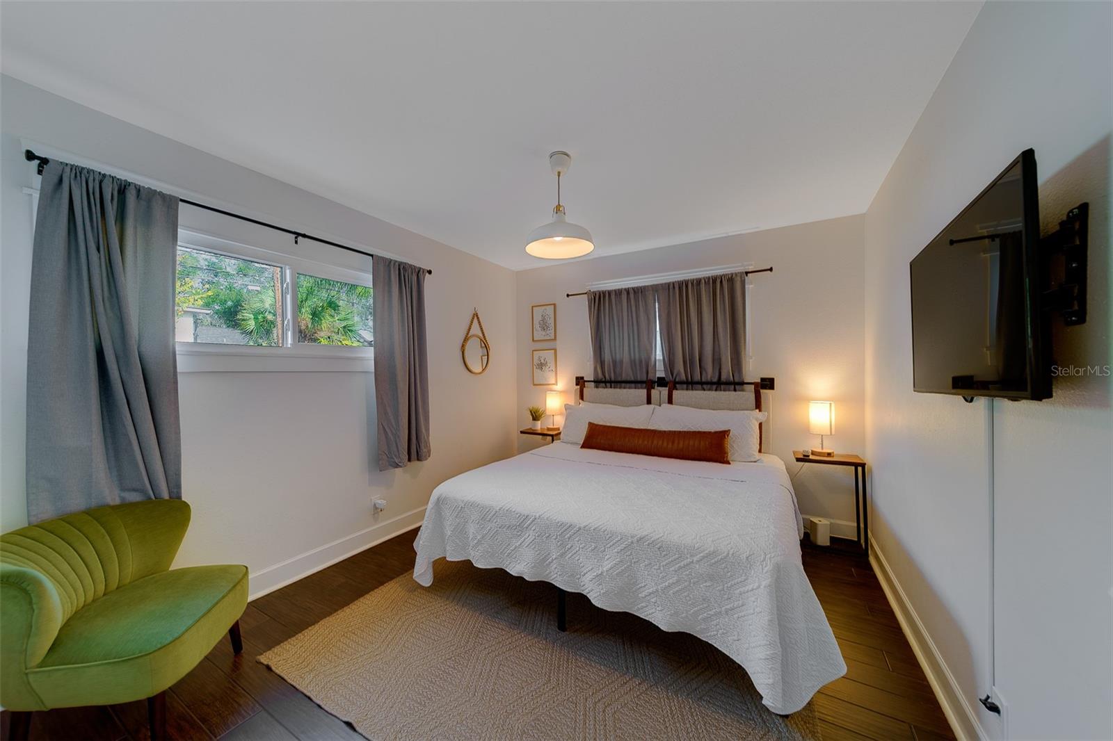 Image 28 of 58 For 14984 Newport Road