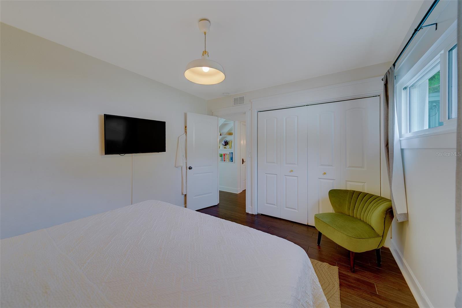 Image 29 of 58 For 14984 Newport Road