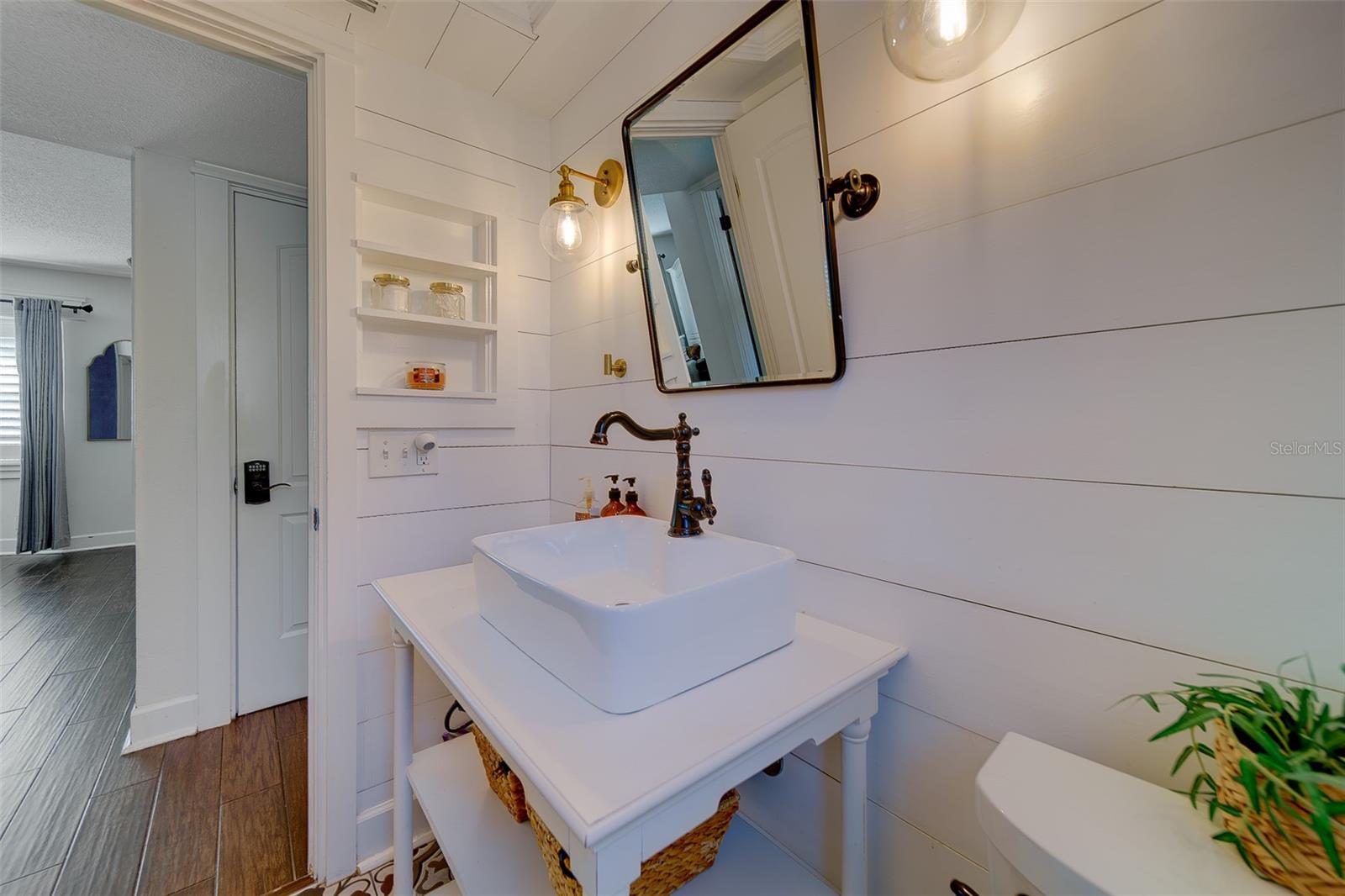 Image 30 of 58 For 14984 Newport Road