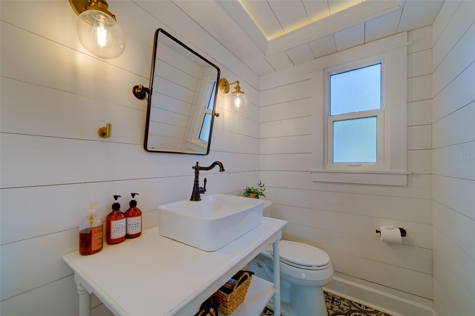 Image 31 of 58 For 14984 Newport Road