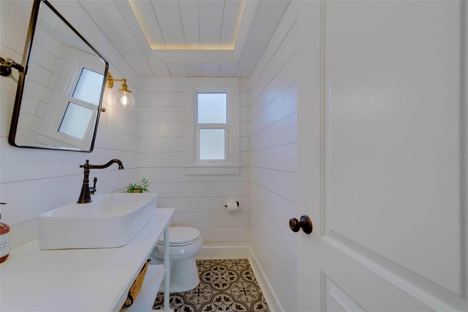 Image 32 of 58 For 14984 Newport Road