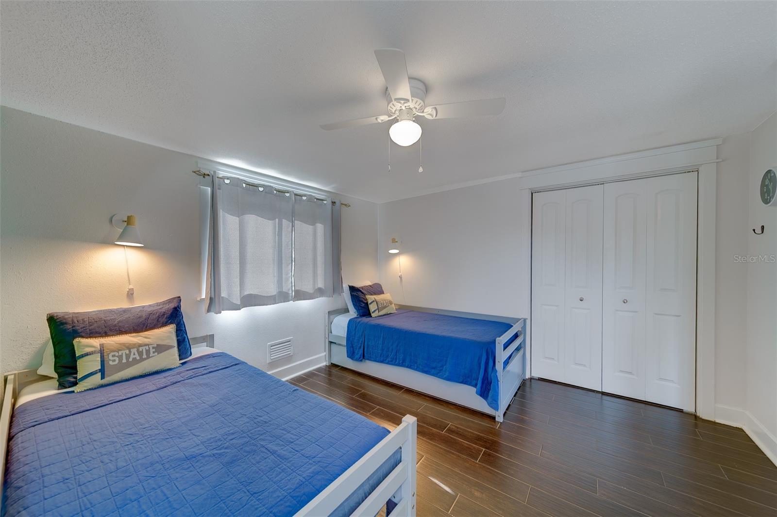 Image 34 of 58 For 14984 Newport Road