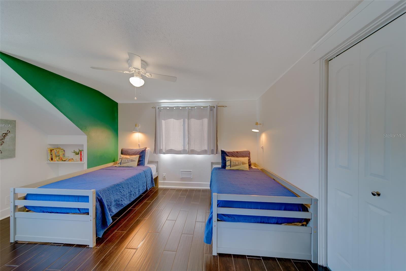 Image 35 of 58 For 14984 Newport Road