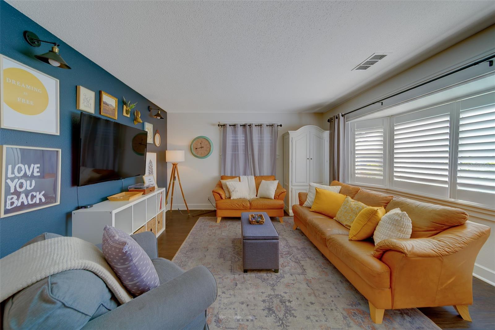 Image 6 of 58 For 14984 Newport Road