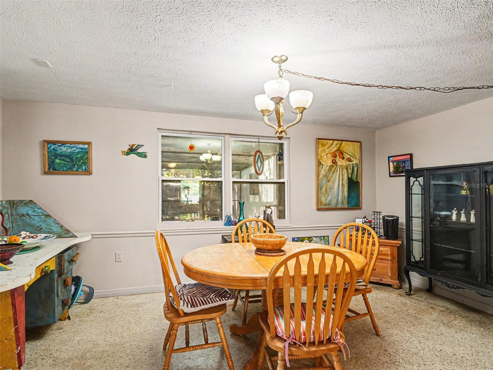 Image 10 of 17 For 5301 Angeles Avenue