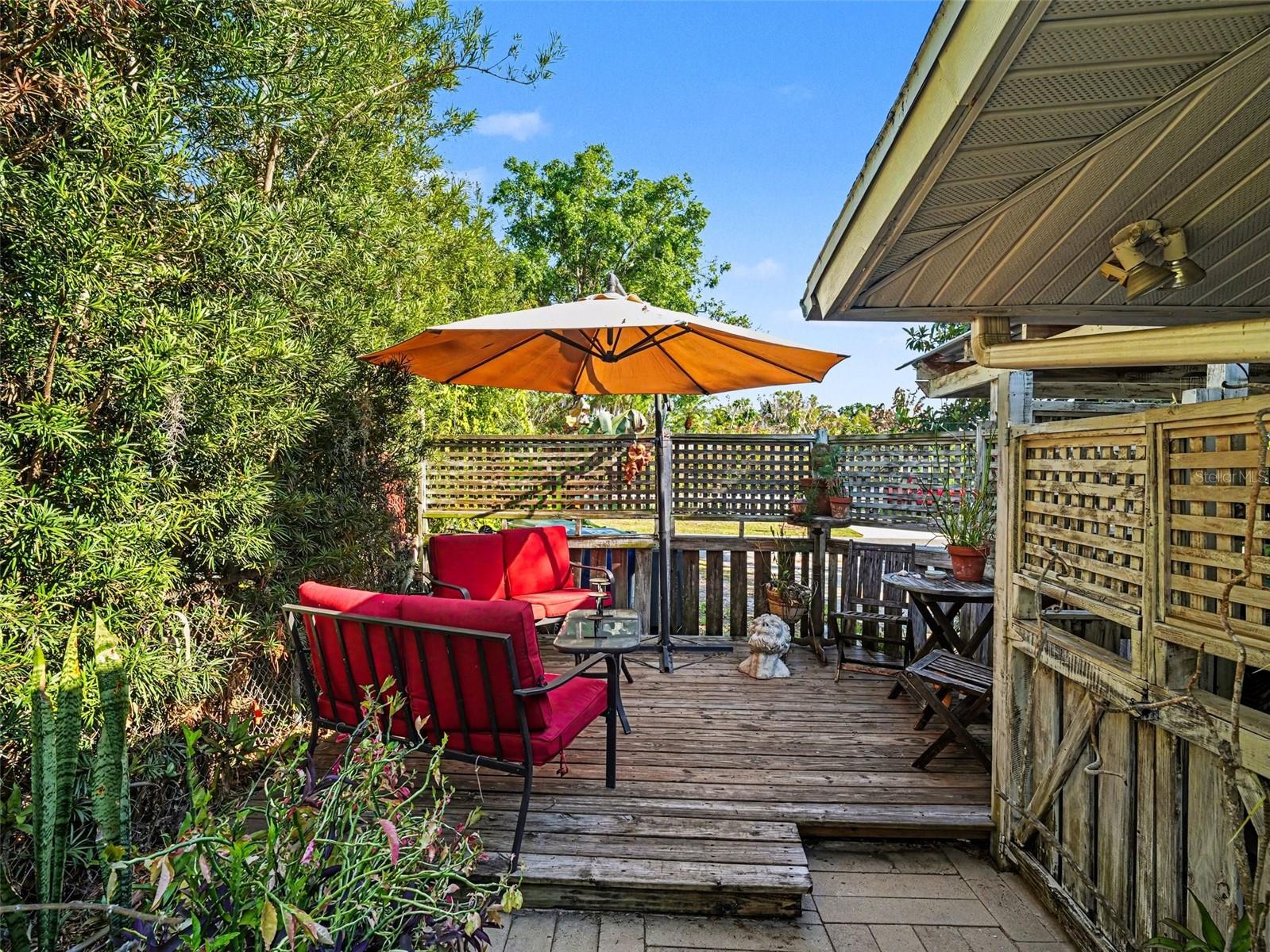 Image 14 of 17 For 5301 Angeles Avenue