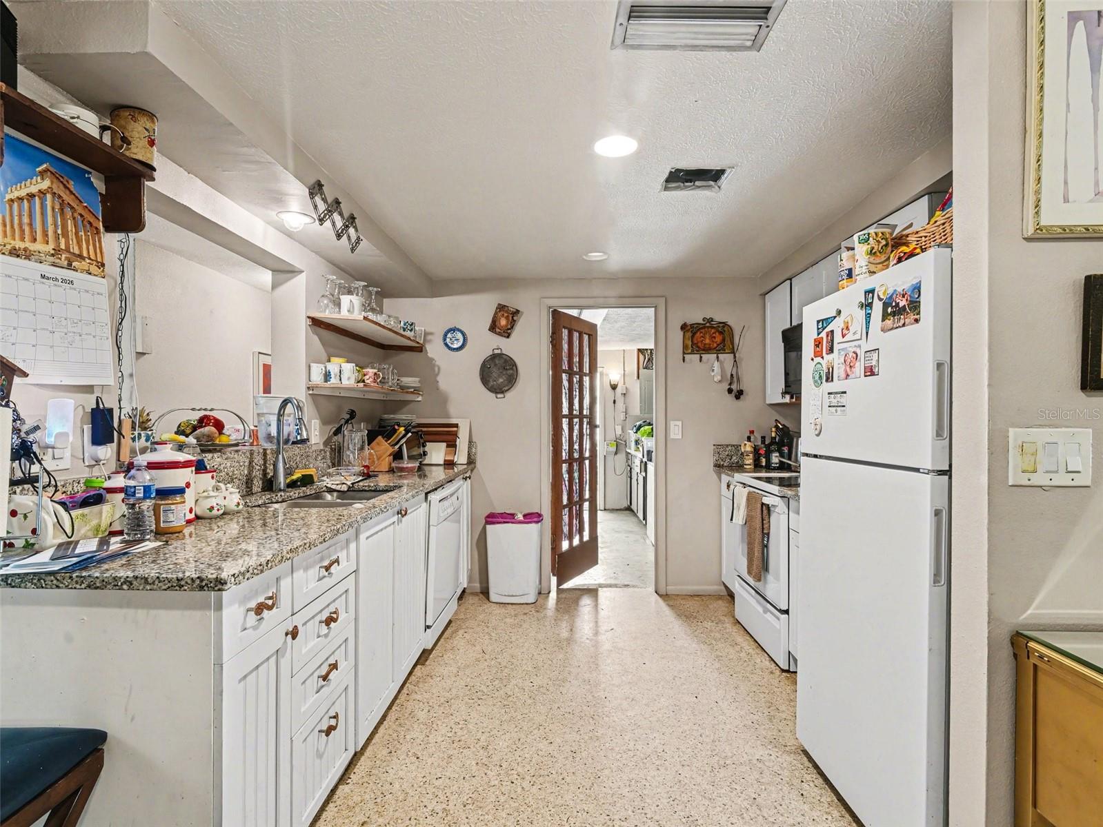 Image 3 of 17 For 5301 Angeles Avenue