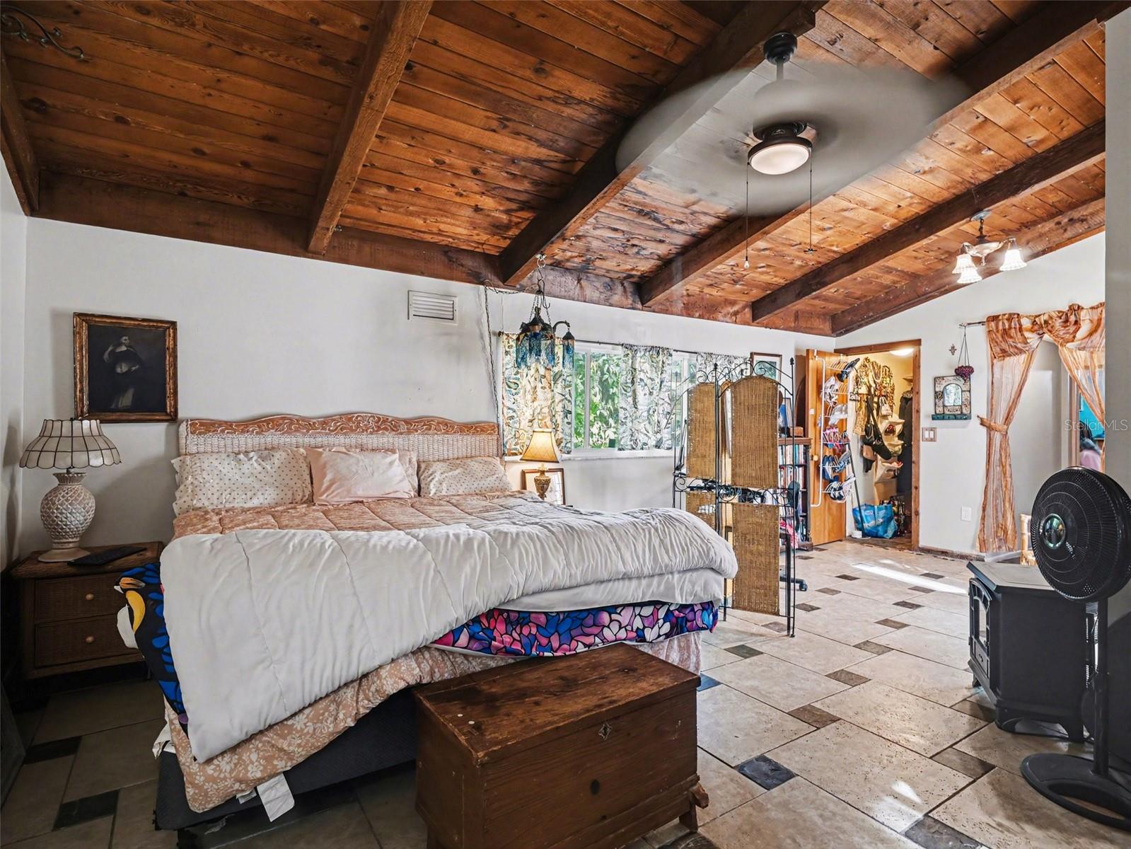 Image 6 of 17 For 5301 Angeles Avenue