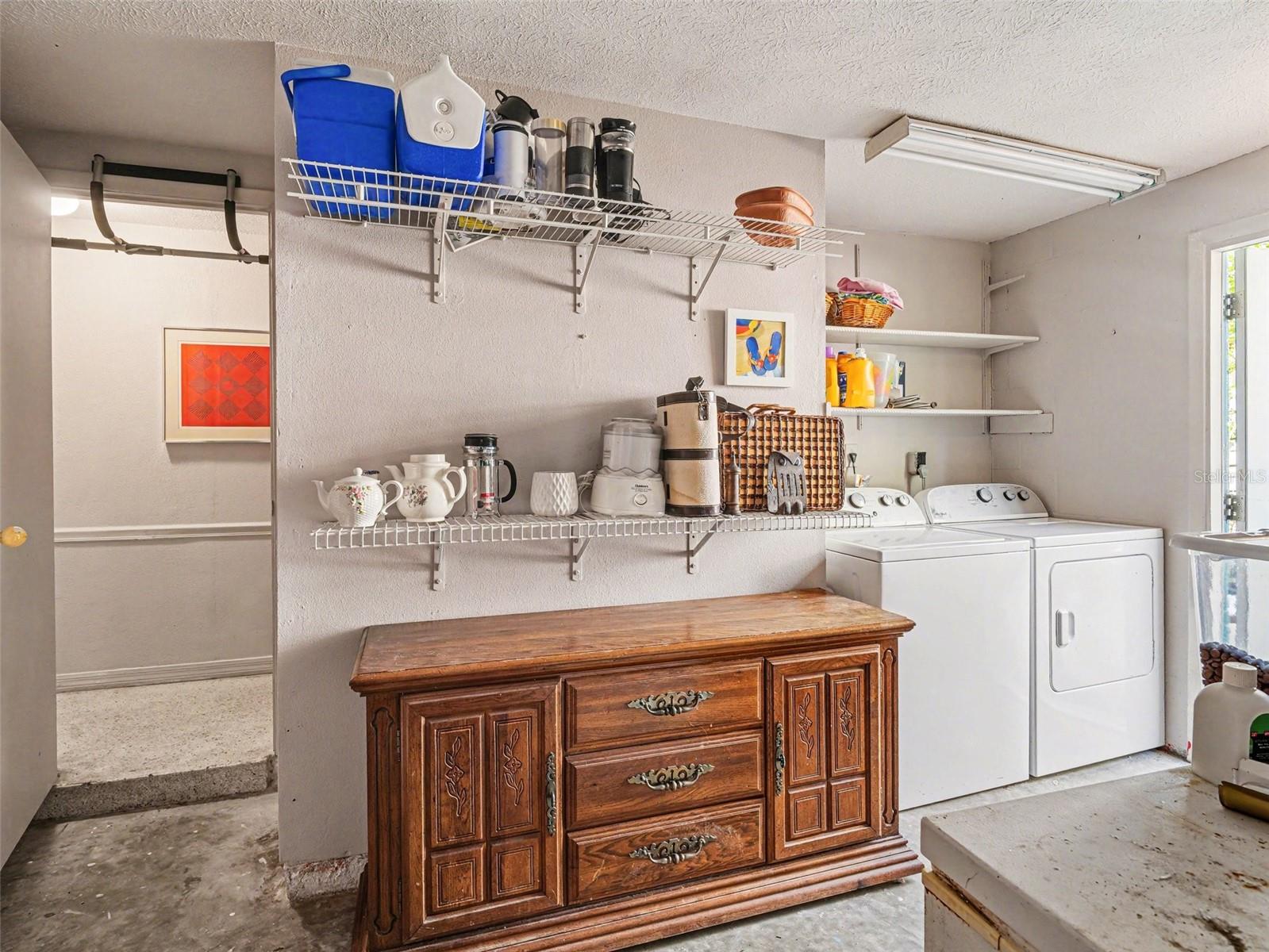 Image 7 of 17 For 5301 Angeles Avenue