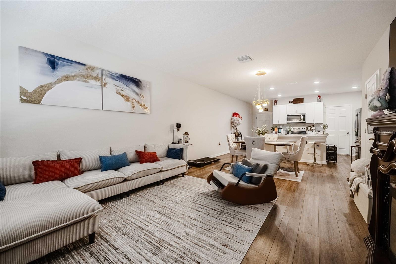 Image 12 of 36 For 4345 Hillock Boulevard