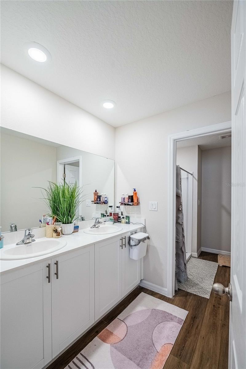 Image 20 of 36 For 4345 Hillock Boulevard