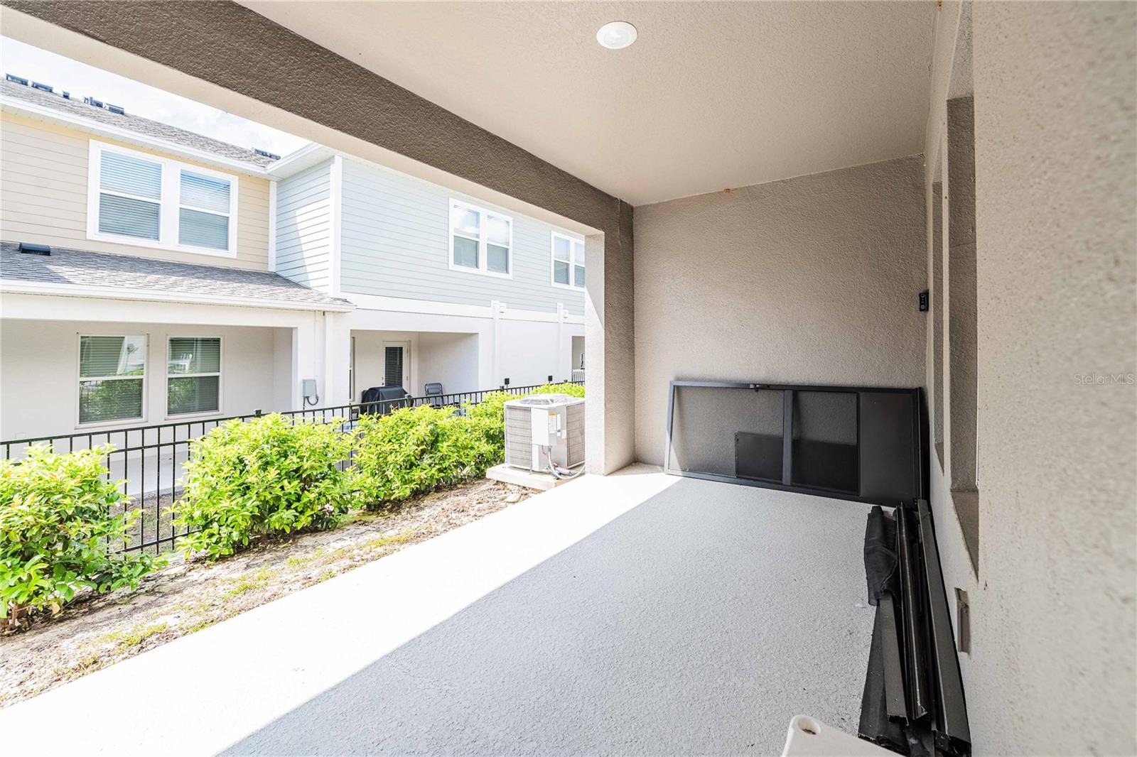 Image 28 of 36 For 4345 Hillock Boulevard