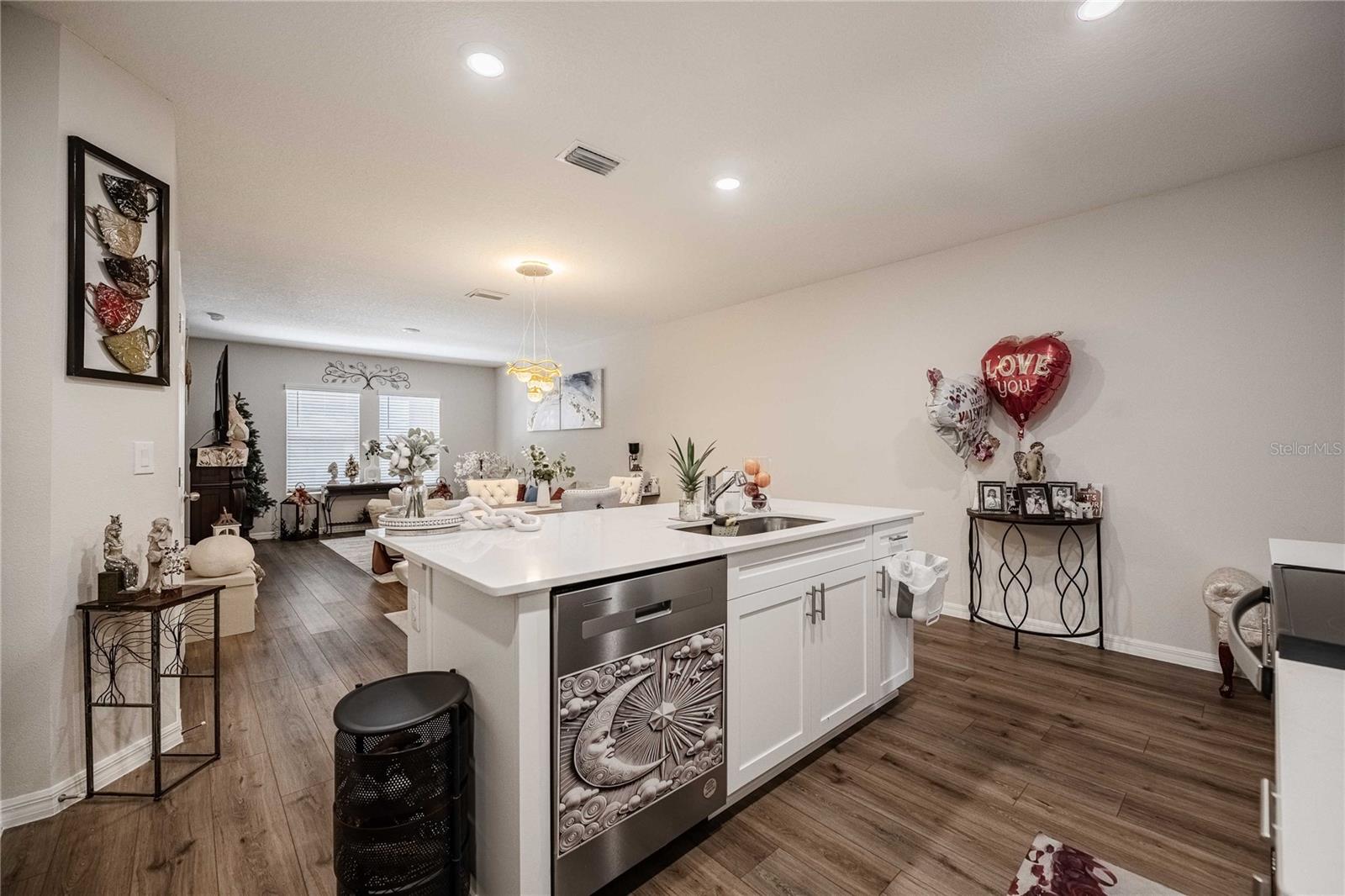 Image 5 of 36 For 4345 Hillock Boulevard