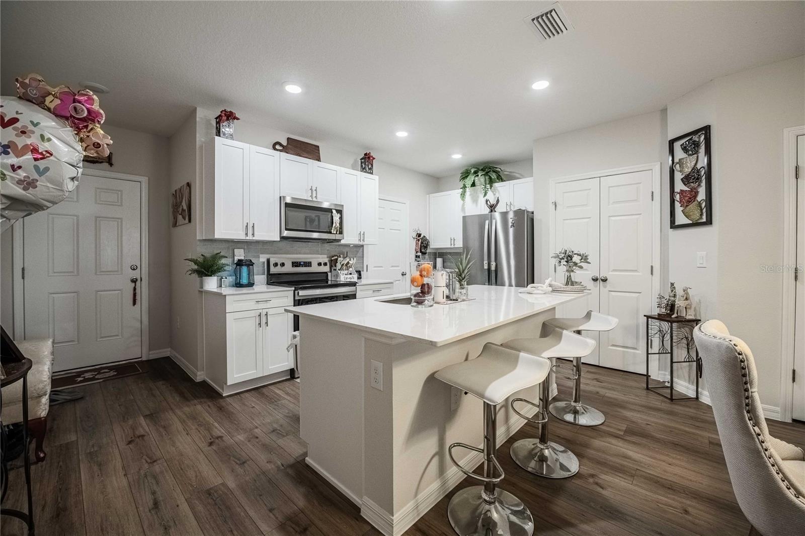 Image 6 of 36 For 4345 Hillock Boulevard