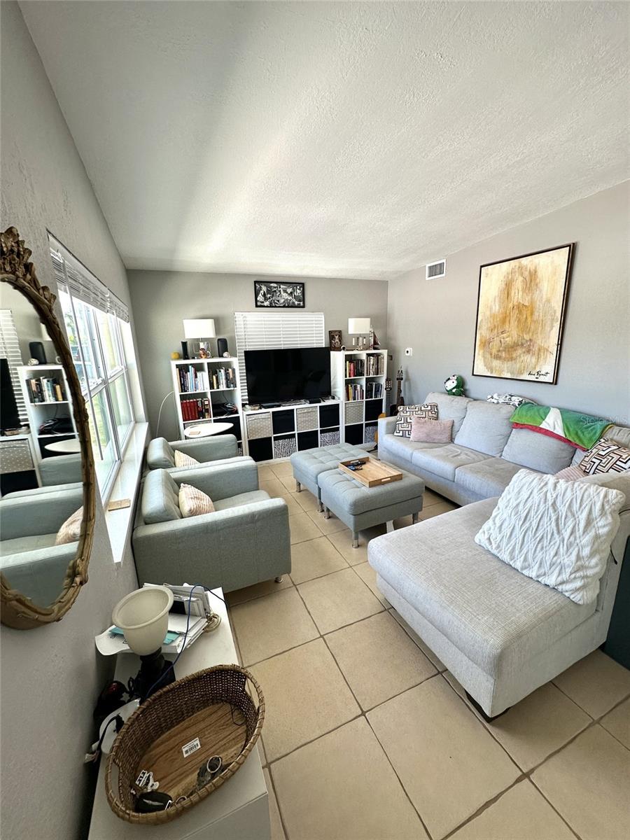 Image 3 of 25 For 15398 2nd Street E