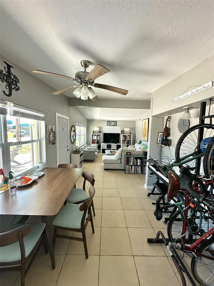 Image 5 of 25 For 15398 2nd Street E