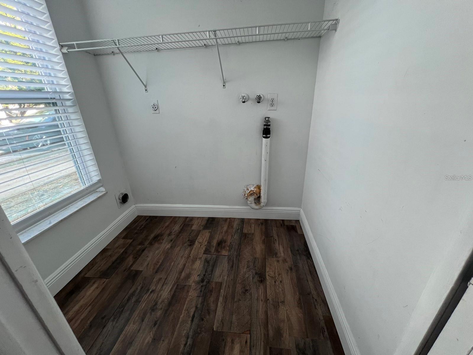 Image 19 of 22 For 2072 Los Lomas Drive