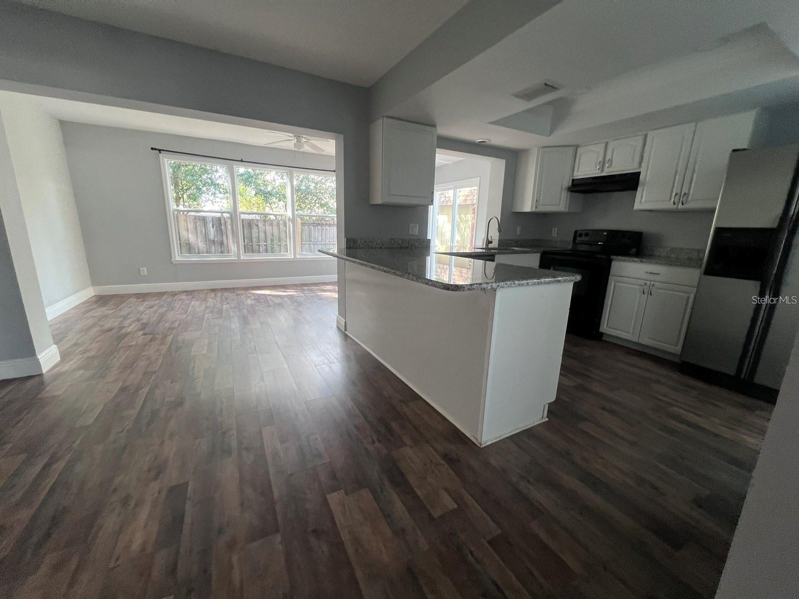 Image 3 of 22 For 2072 Los Lomas Drive