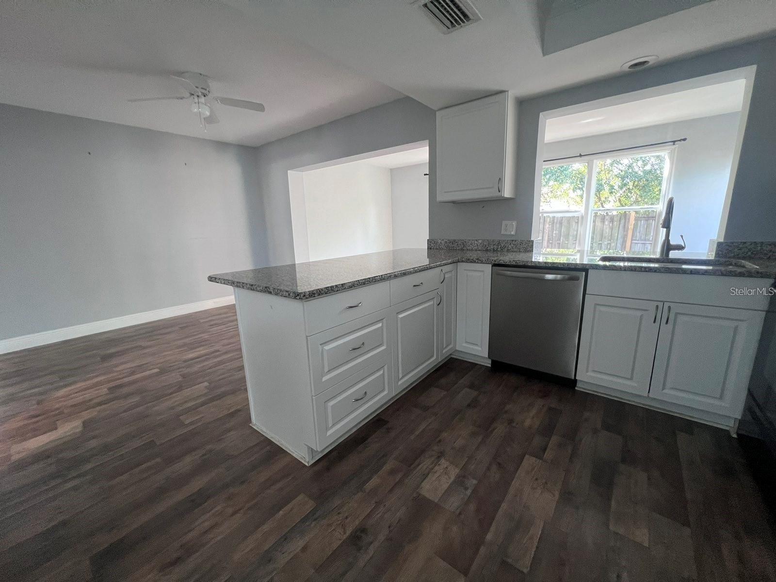 Image 4 of 22 For 2072 Los Lomas Drive