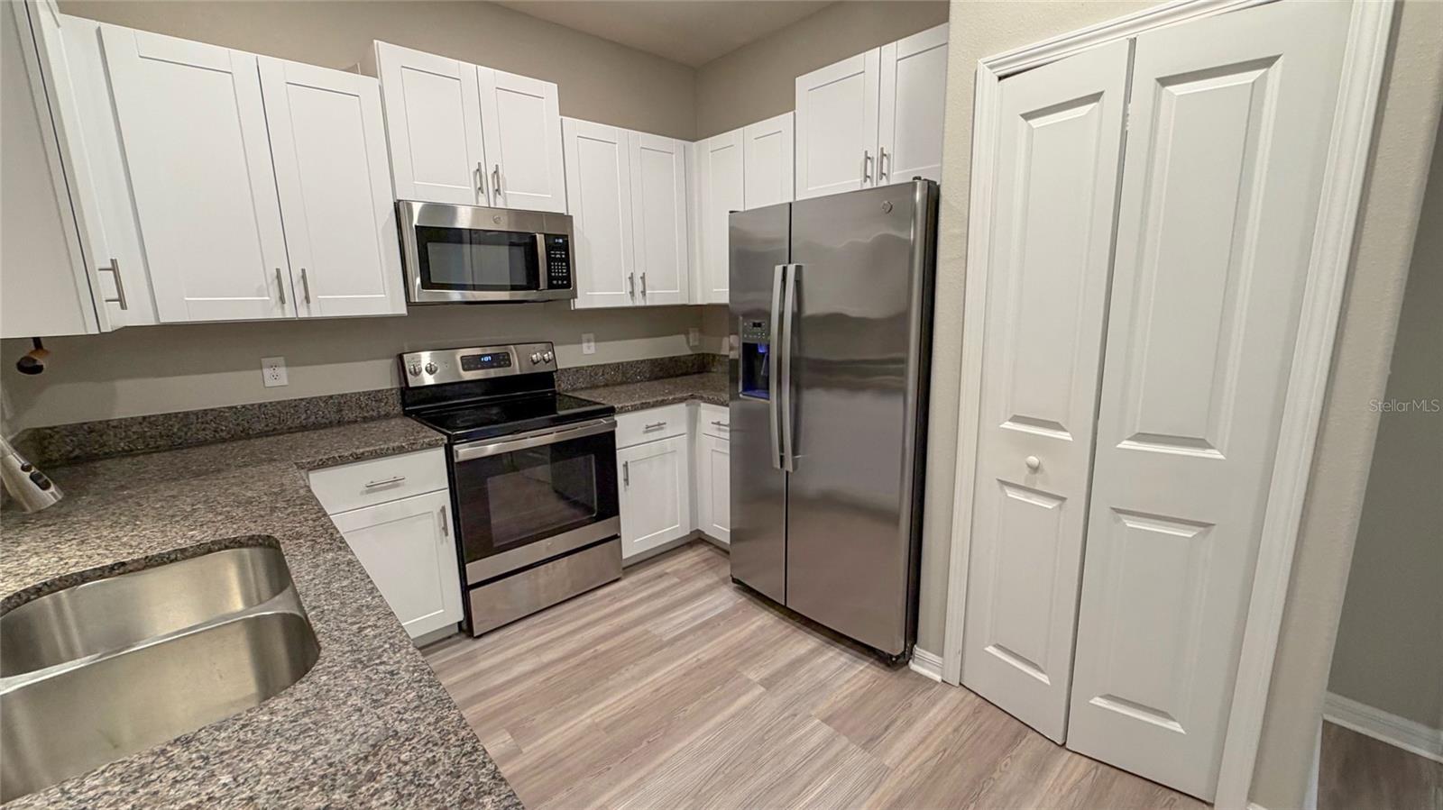 Image 14 of 74 For 11918 Castine Street