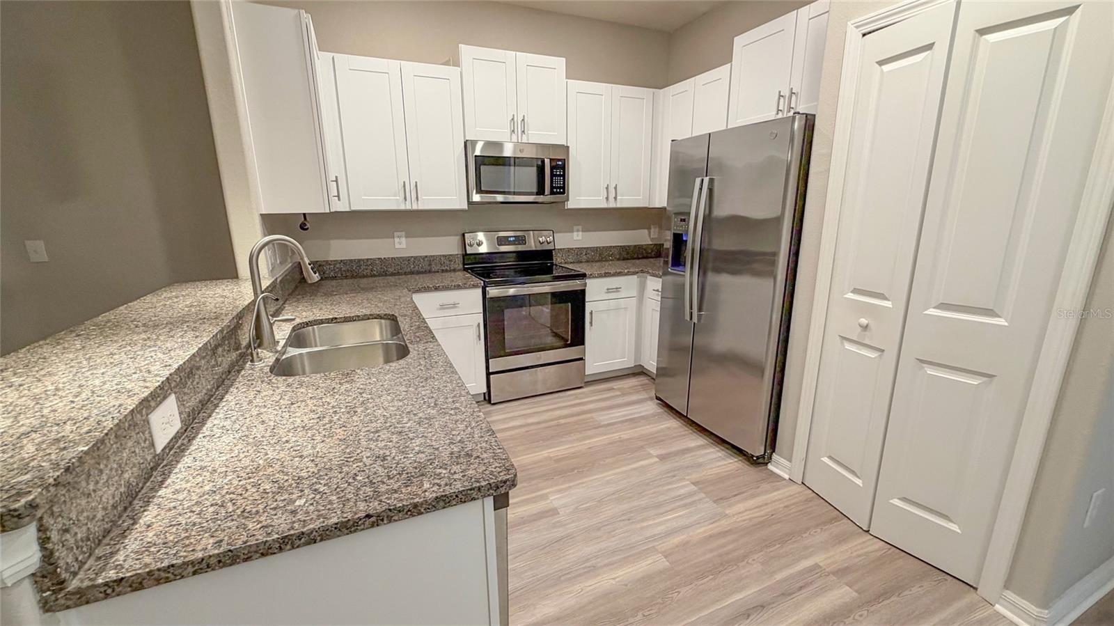 Image 4 of 74 For 11918 Castine Street