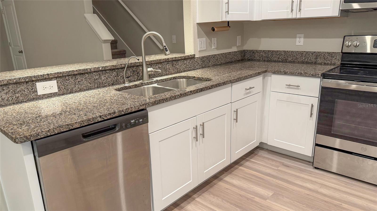 Image 5 of 74 For 11918 Castine Street